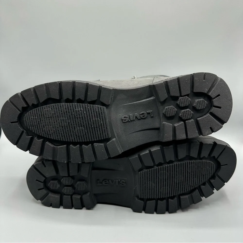 Levis size 13